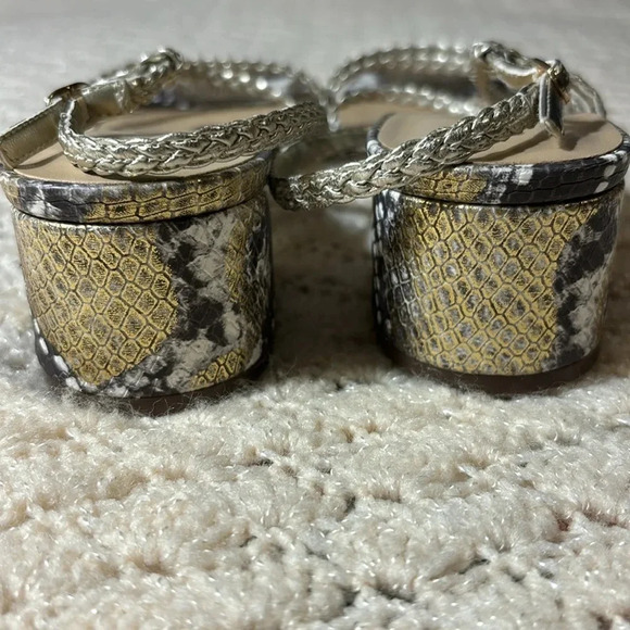 Unisa Rad Gold Metallic Print  Dressy Strappy Sandal size 9.5 - Picture 8 of 9